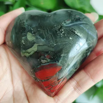 Gamtos drakono kraujo akmuo širdyje, crystal širdies krištolo akmens mineralinė pavyzdys kristalų ston