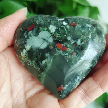 Gamtos drakono kraujo akmuo širdyje, crystal širdies krištolo akmens mineralinė pavyzdys kristalų ston